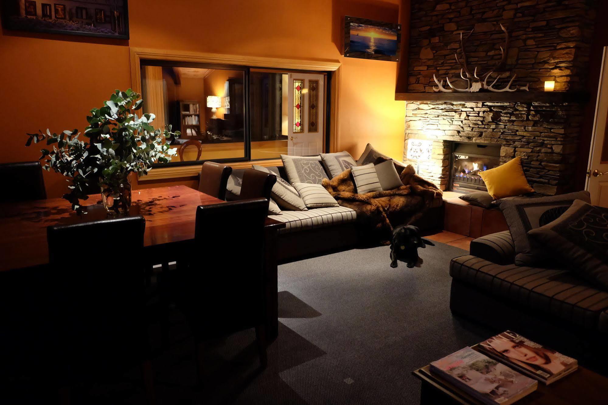 Mount Maude Country Lodge Wanaka Extérieur photo